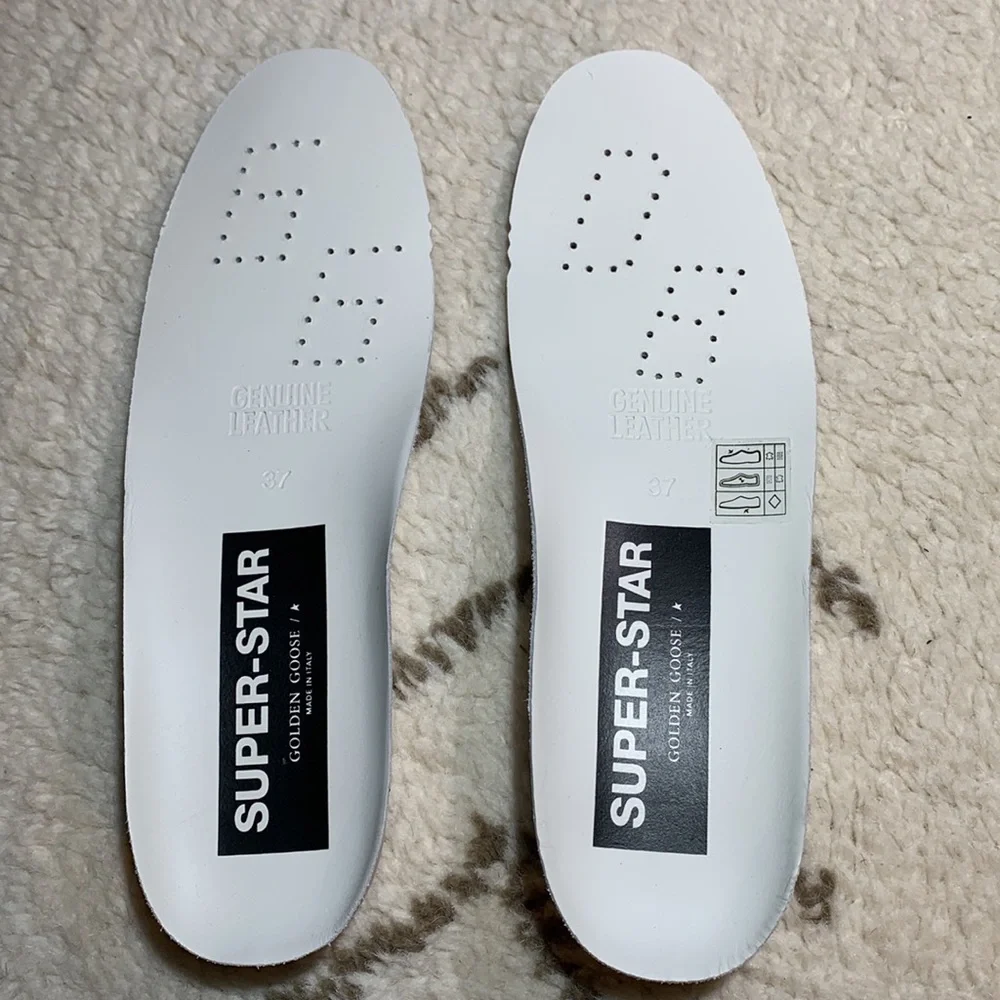 Golden Goose Super Star Low Top Sneaker - Picture 11 of 15